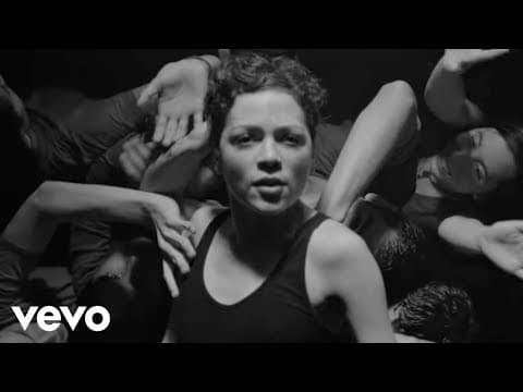 Natalia Lafourcade - Hasta la Raíz - Learn Spanish with this music video